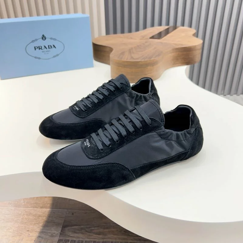 Sophisticated Prada Low Shoes 33694