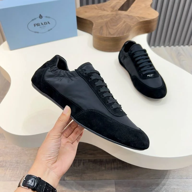 Sophisticated Prada Low Shoes 33694