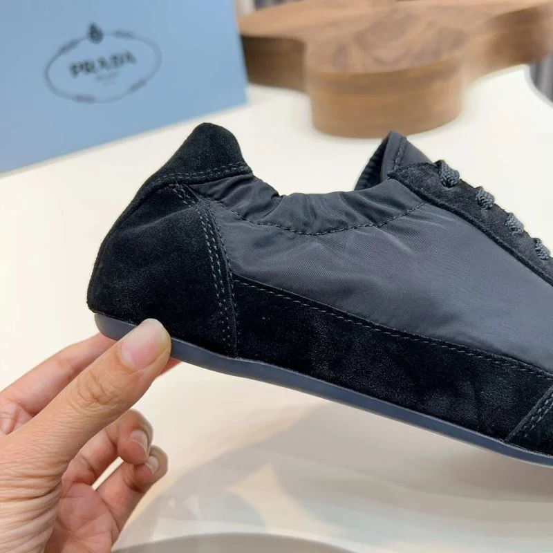 Sophisticated Prada Low Shoes 33694