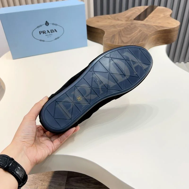 Sophisticated Prada Low Shoes 33694