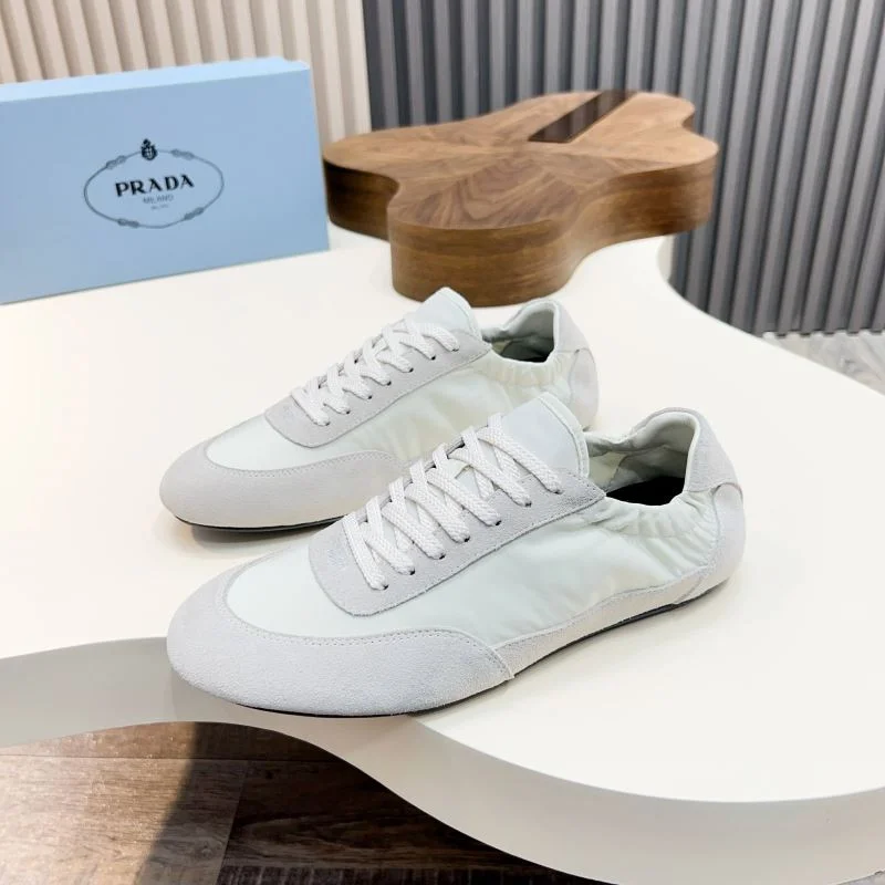 RelaxedFit Prada Low Shoes 33672