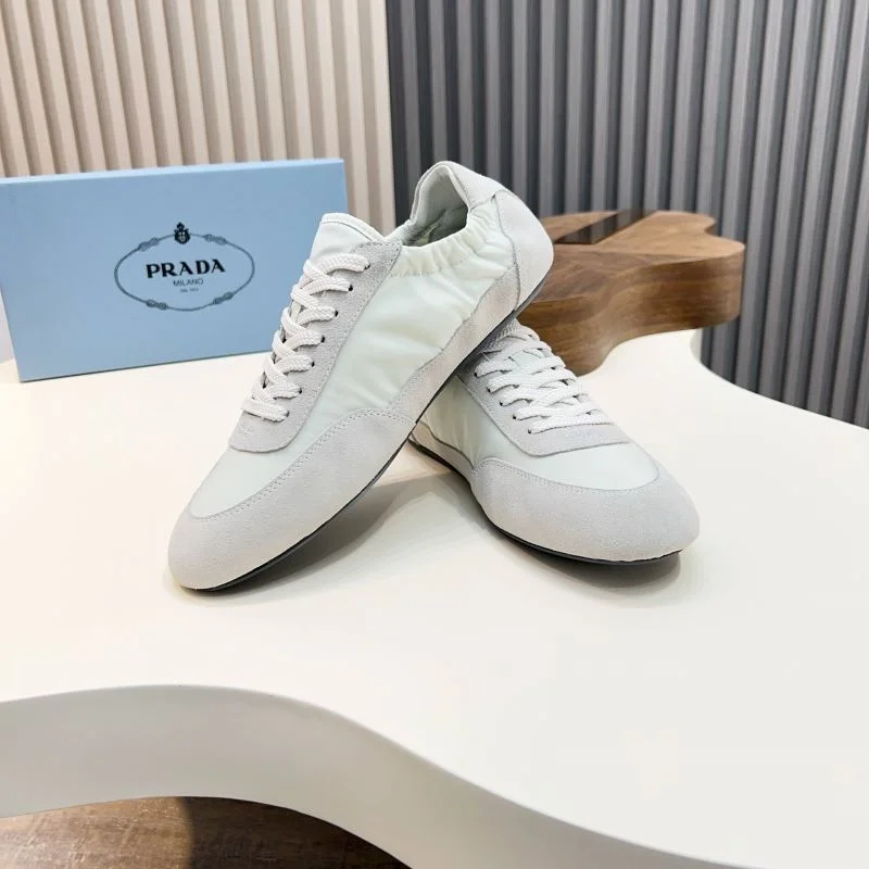 RelaxedFit Prada Low Shoes 33672