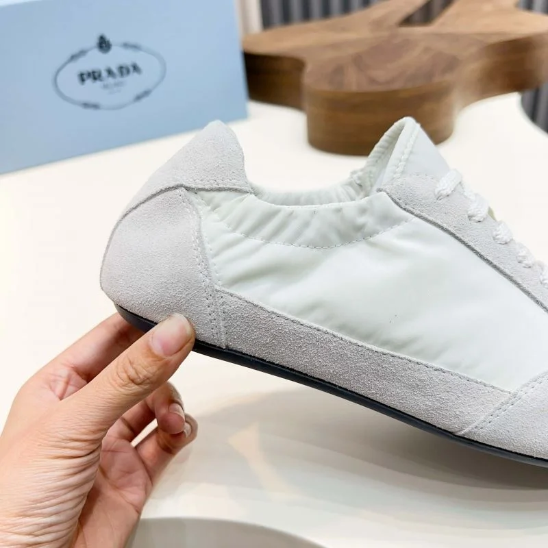 RelaxedFit Prada Low Shoes 33672