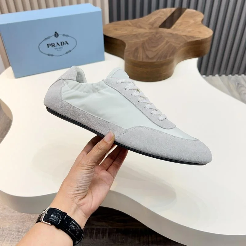 RelaxedFit Prada Low Shoes 33672