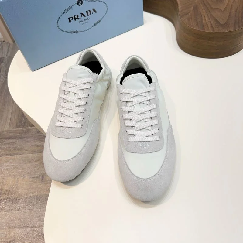 RelaxedFit Prada Low Shoes 33672