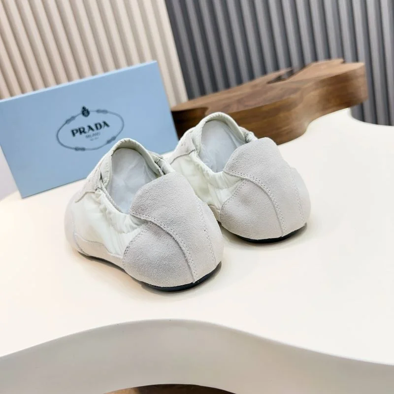 RelaxedFit Prada Low Shoes 33672