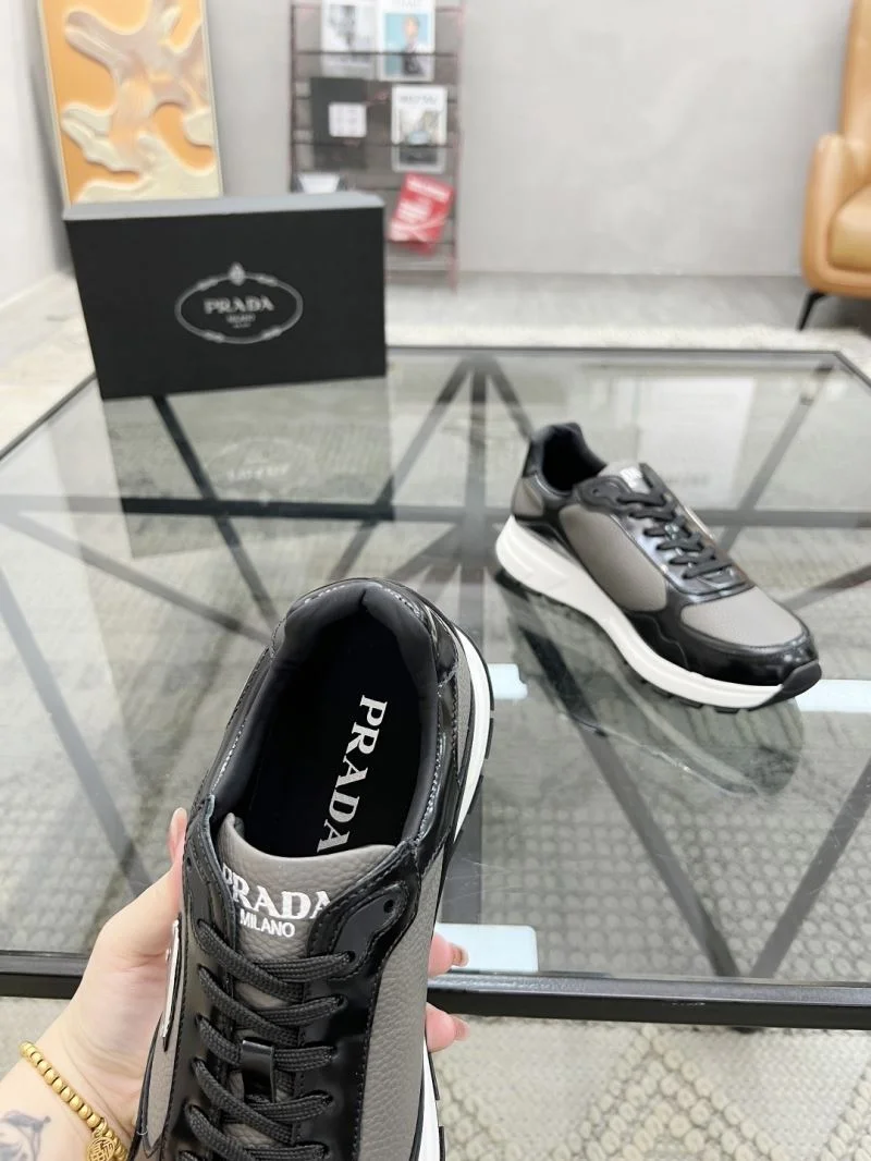 Neat Prada Low Shoes 33682