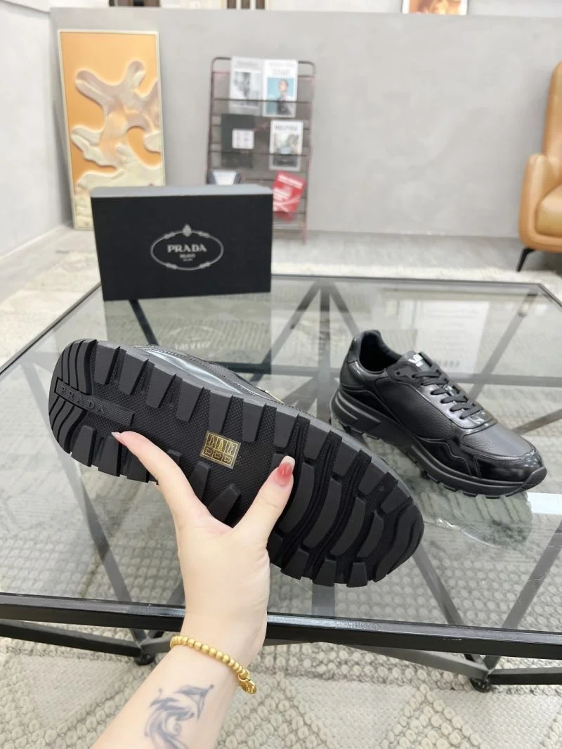 Prada Low Shoes Neat 33678