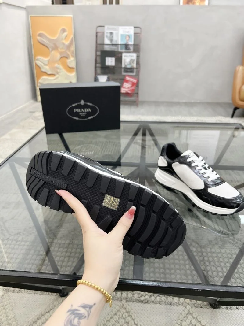 Prada Low Shoes Modern 33666