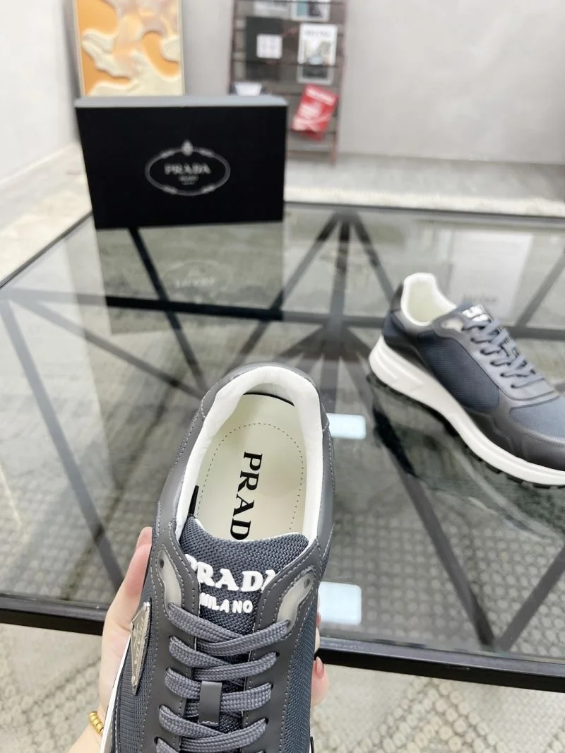 Timeless Prada Low Shoes 33683