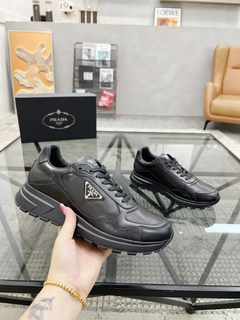 Prada Low Shoes Flexible 33669