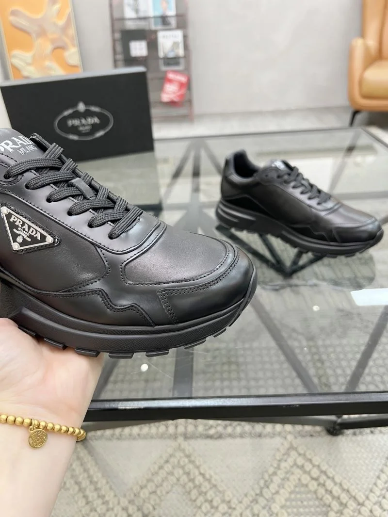 Prada Low Shoes Flexible 33669