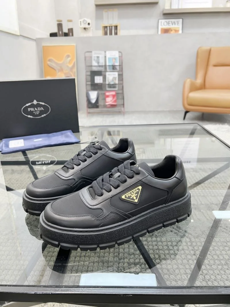 Effortless Prada Low Shoes 33668