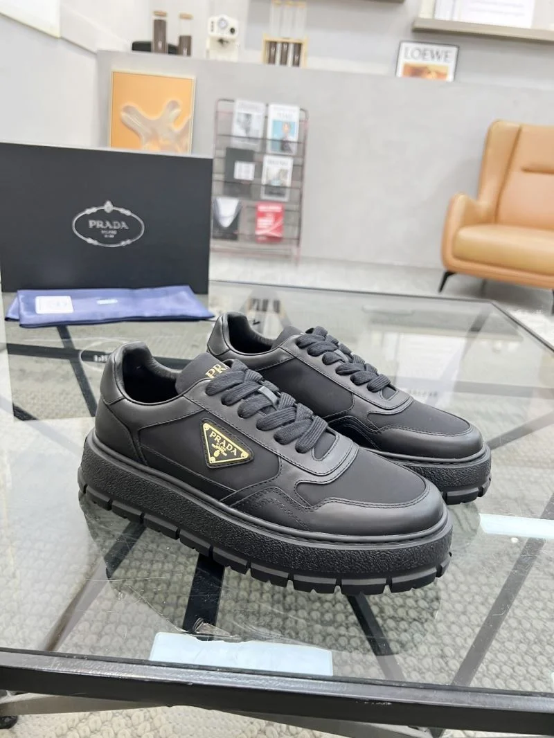 Effortless Prada Low Shoes 33668
