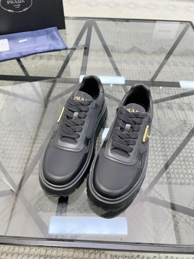Effortless Prada Low Shoes 33668