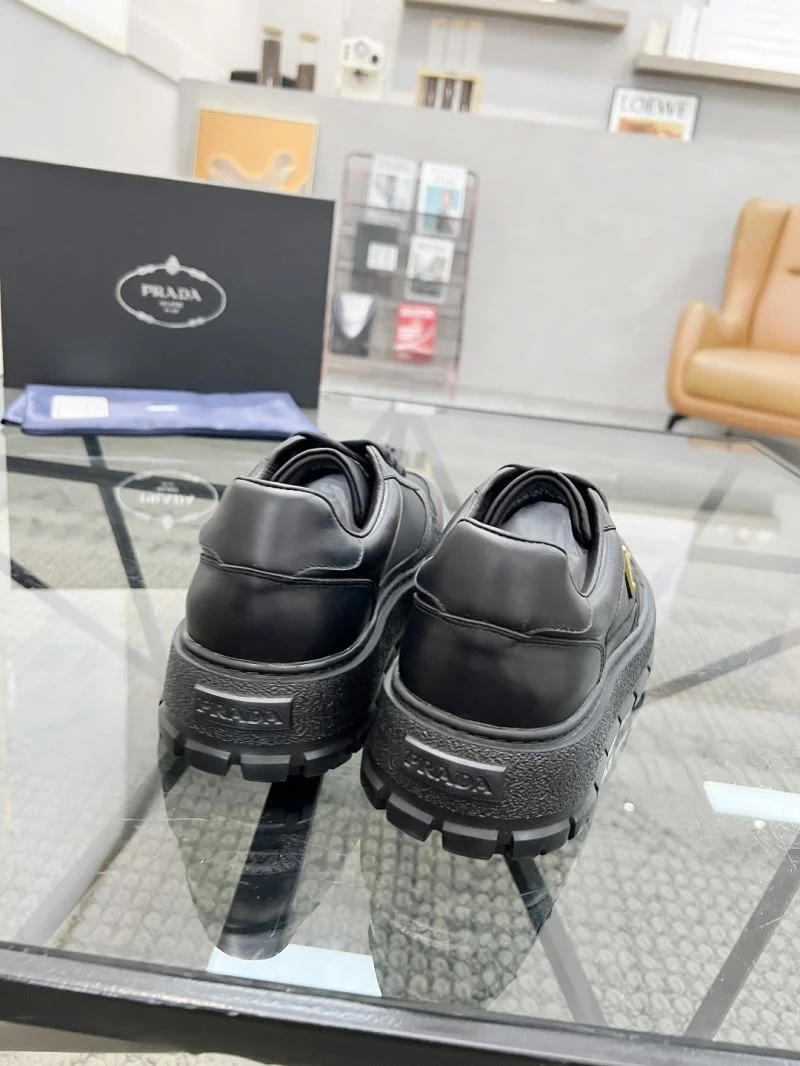 Effortless Prada Low Shoes 33668
