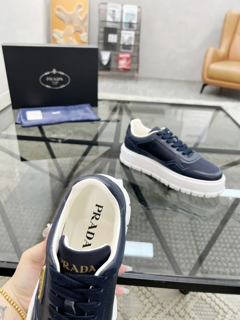 Prada Low Shoes Casual 33674