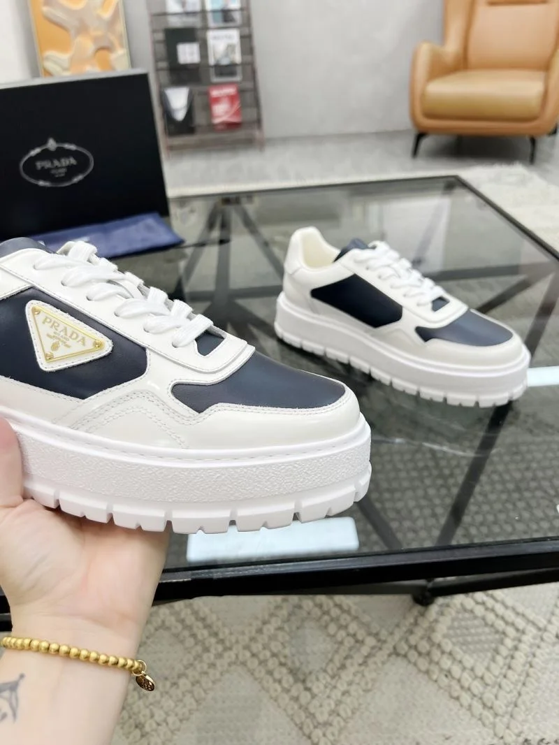 Functional Prada Low Shoes 33670