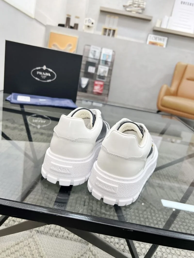 Functional Prada Low Shoes 33670