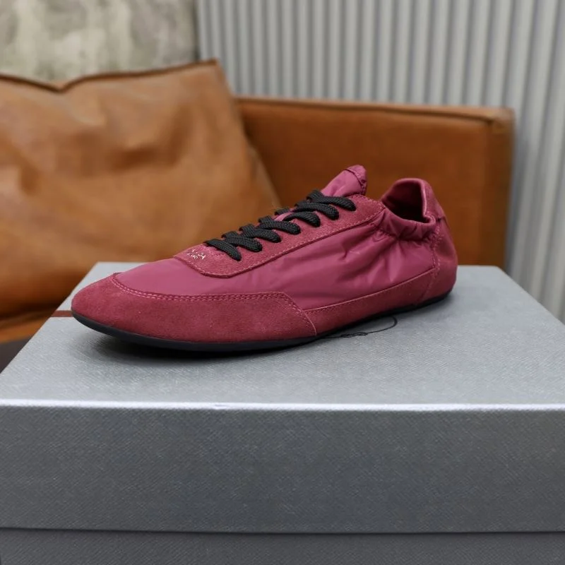 Prada Low Shoes Elegant 33658