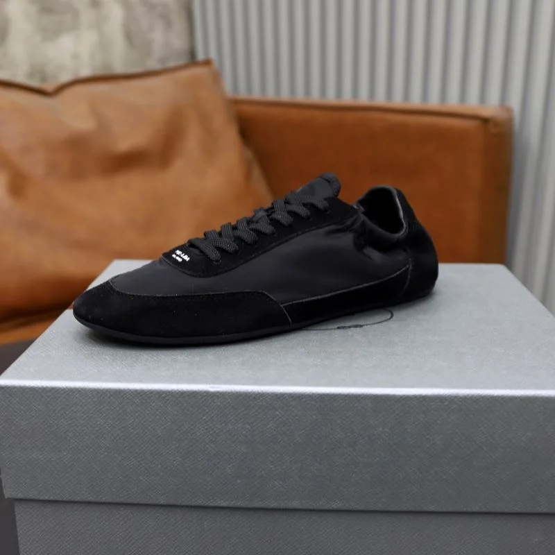 Sustainable Prada Low Shoes 33655