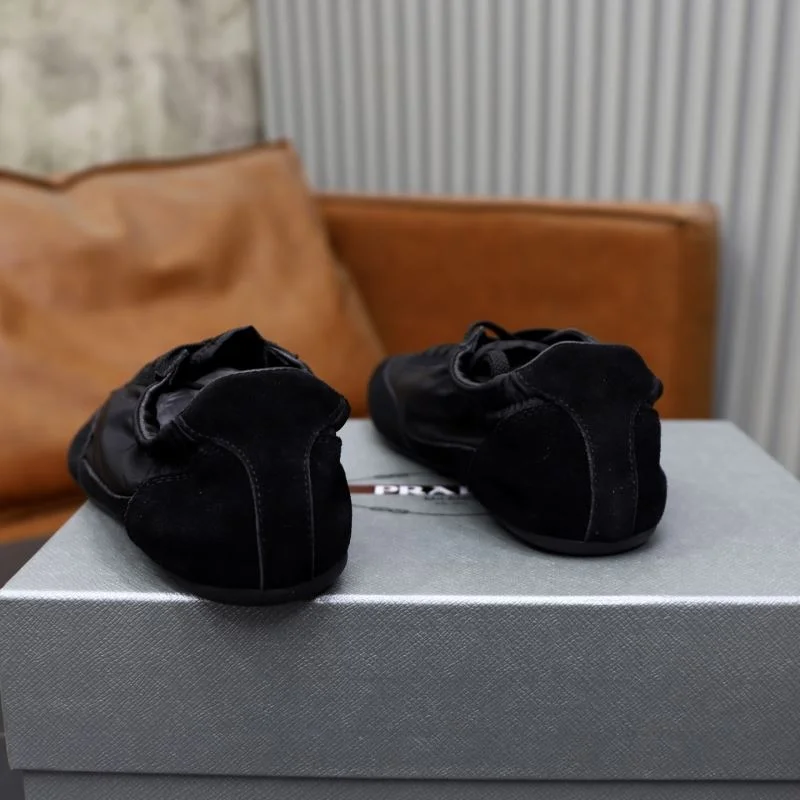 Sustainable Prada Low Shoes 33655