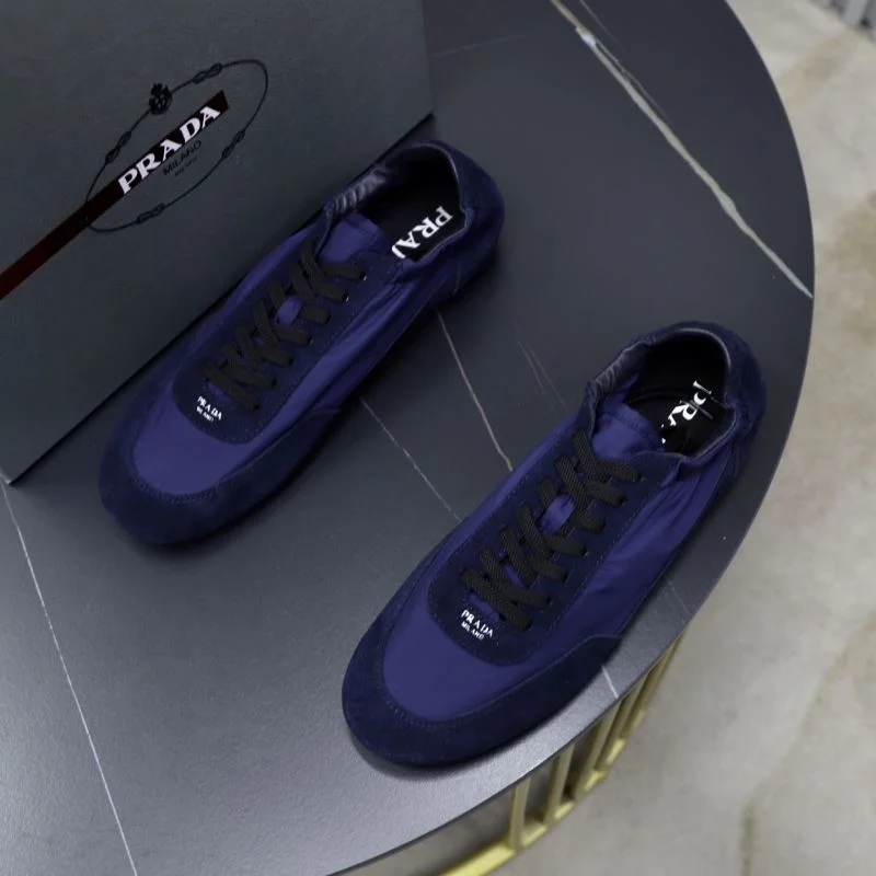 Prada Low Shoes Modern 33650