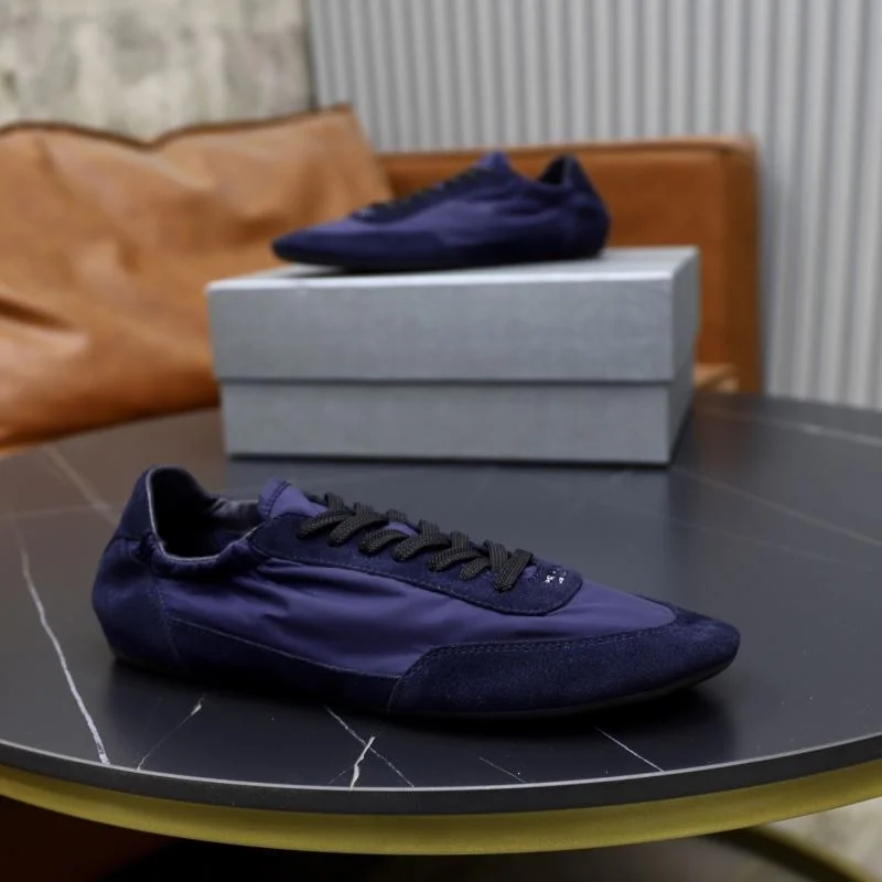 Prada Low Shoes Modern 33650