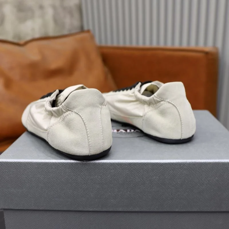 Prada Low Shoes Timeless 33653