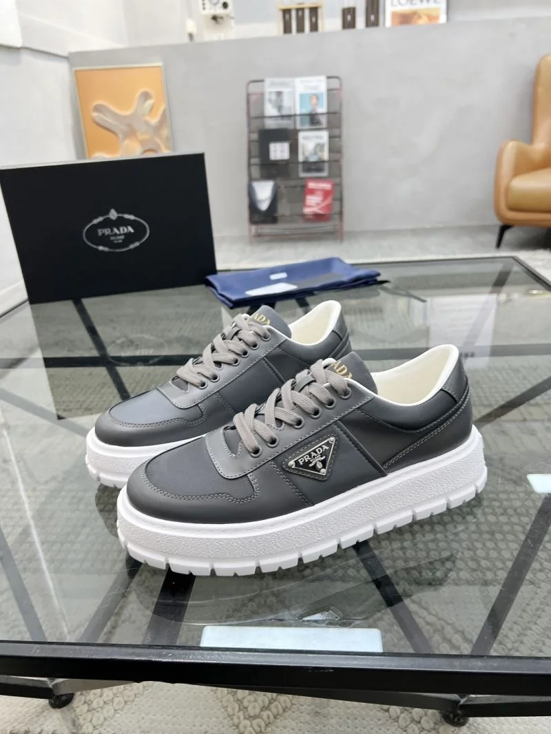 Prada Low Shoes MultiPurpose 33652