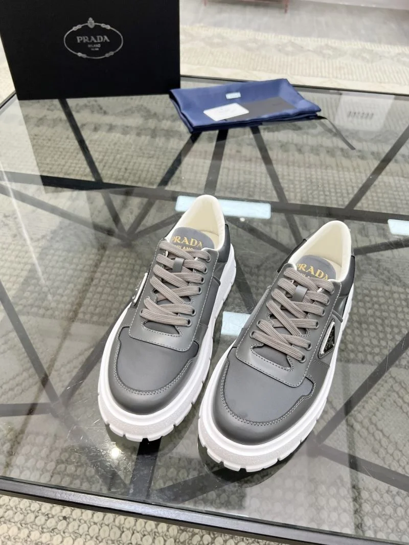 Prada Low Shoes MultiPurpose 33652
