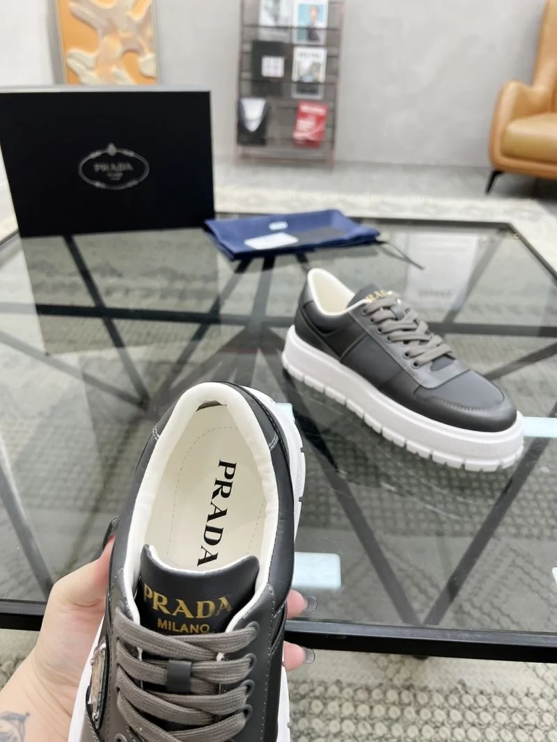 Prada Low Shoes MultiPurpose 33652