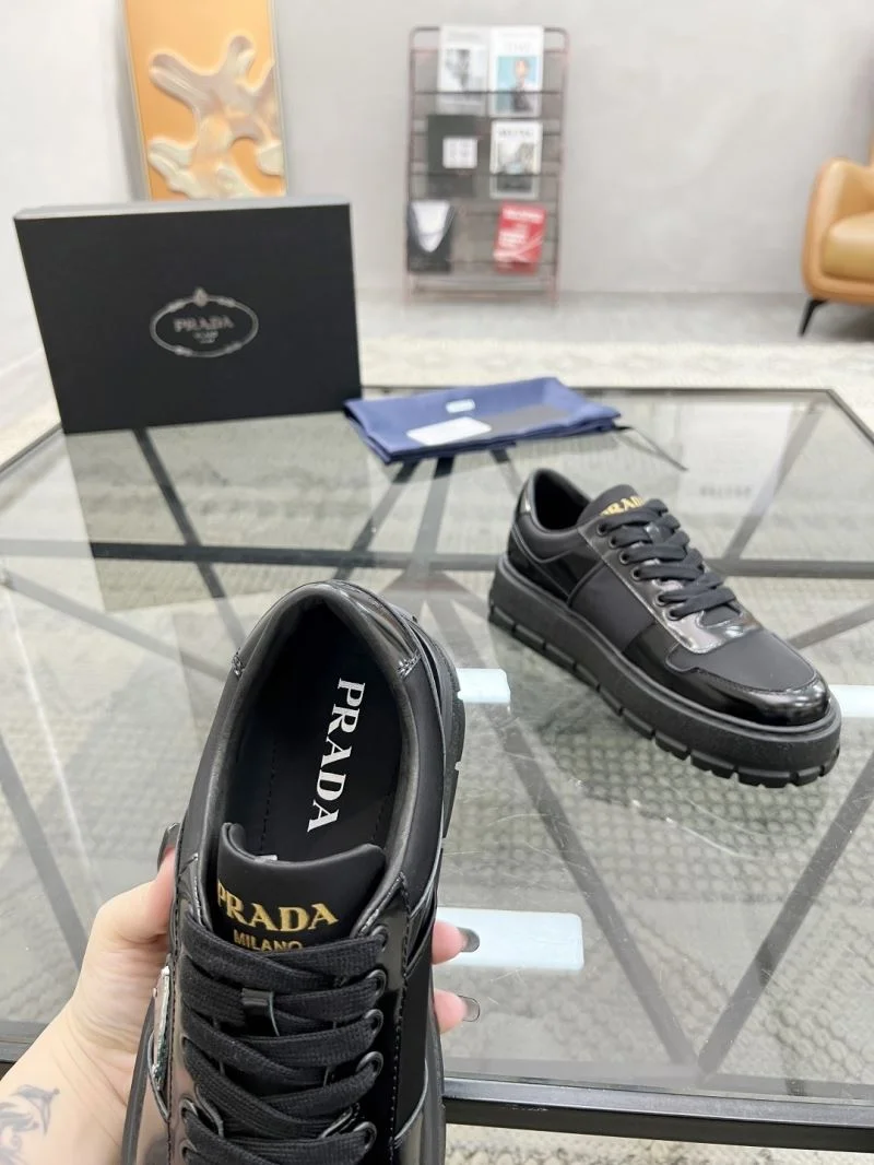Sophisticated Prada Low Shoes 33646