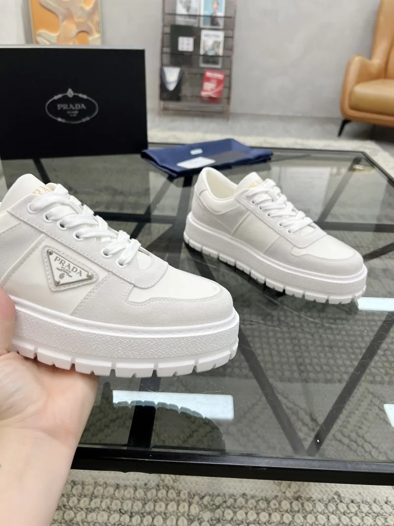Prada Low Shoes Colorful 33644