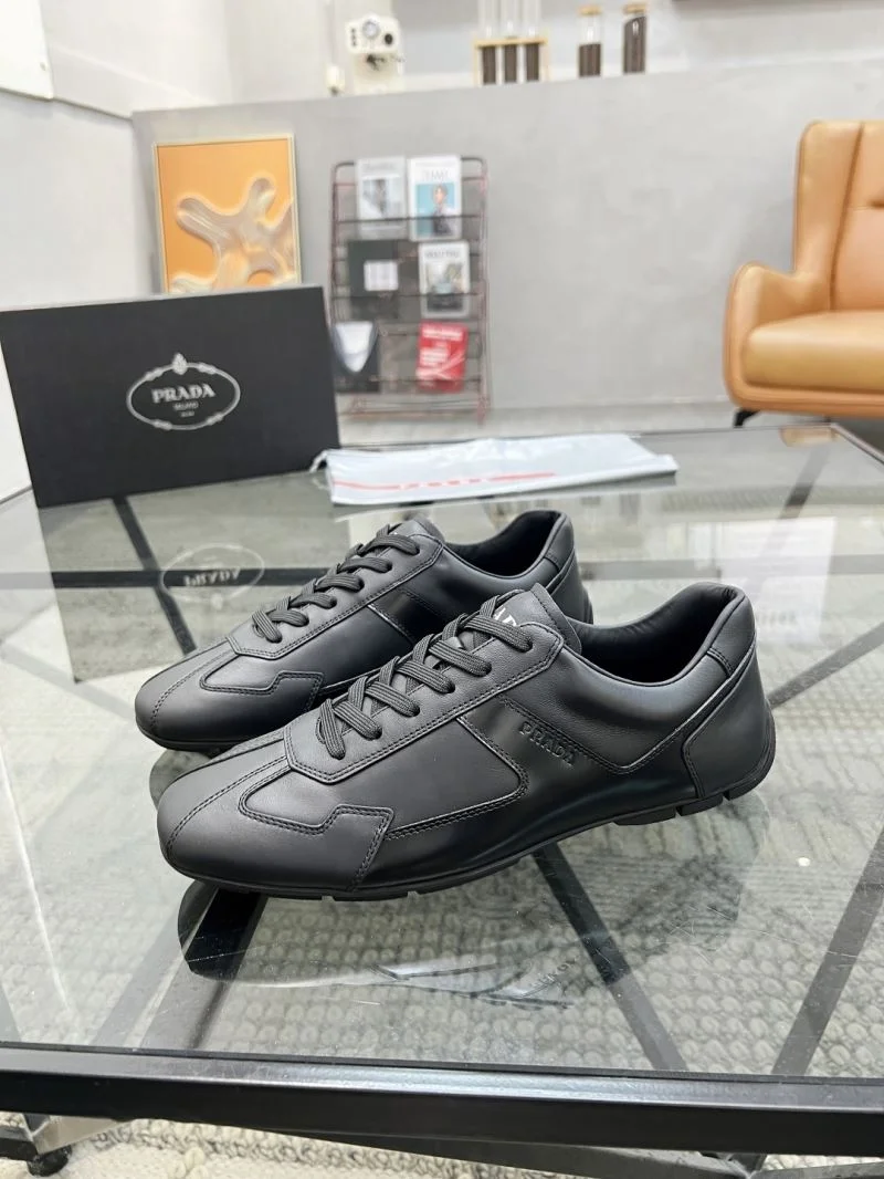 Vibrant Prada Low Shoes 33629