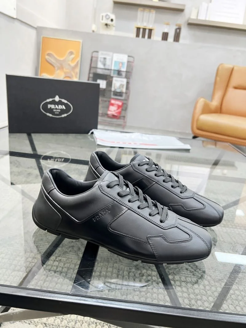 Vibrant Prada Low Shoes 33629