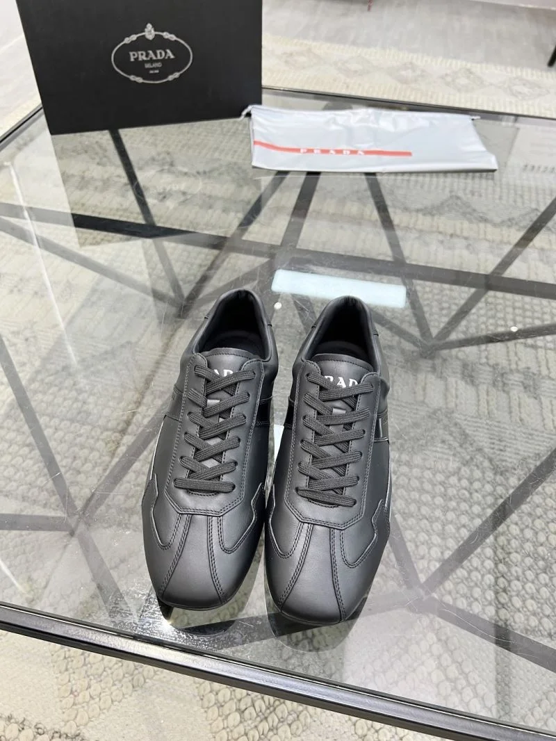 Vibrant Prada Low Shoes 33629