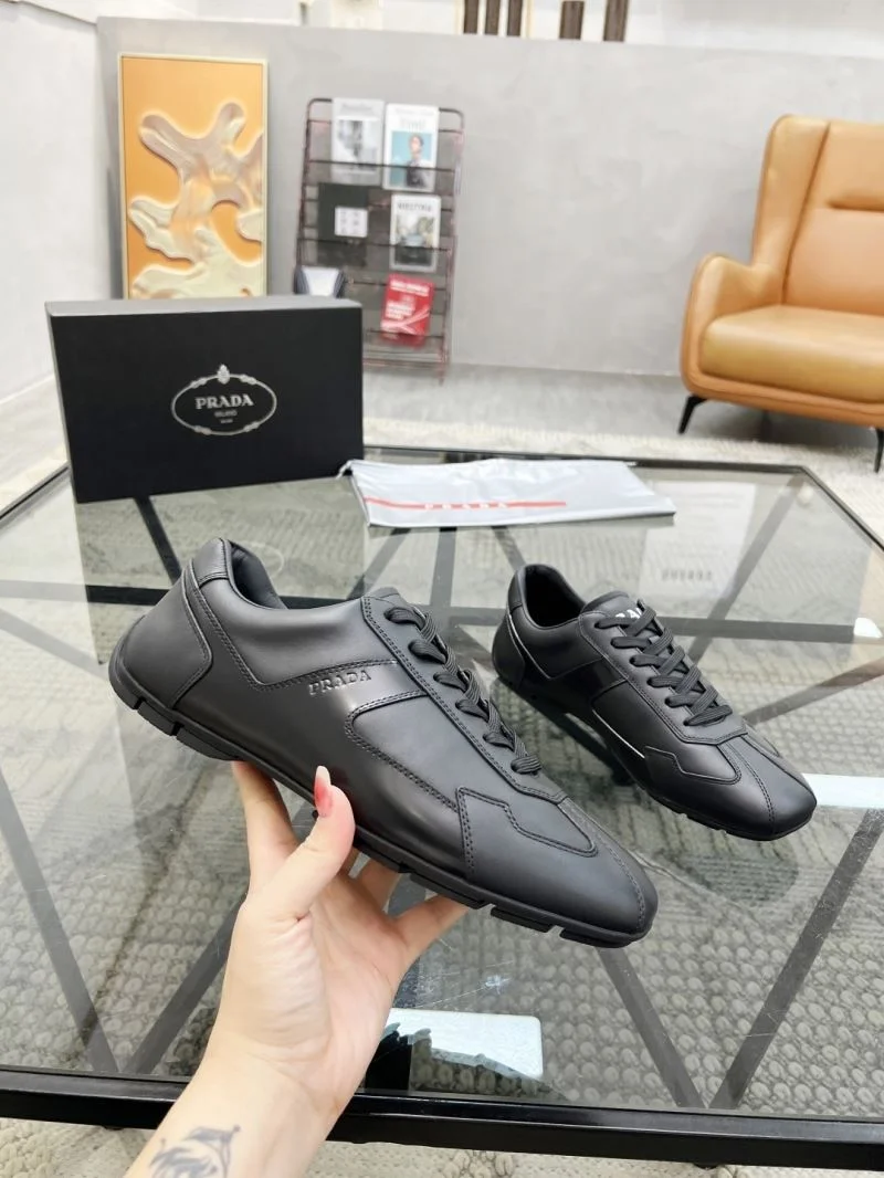 Vibrant Prada Low Shoes 33629