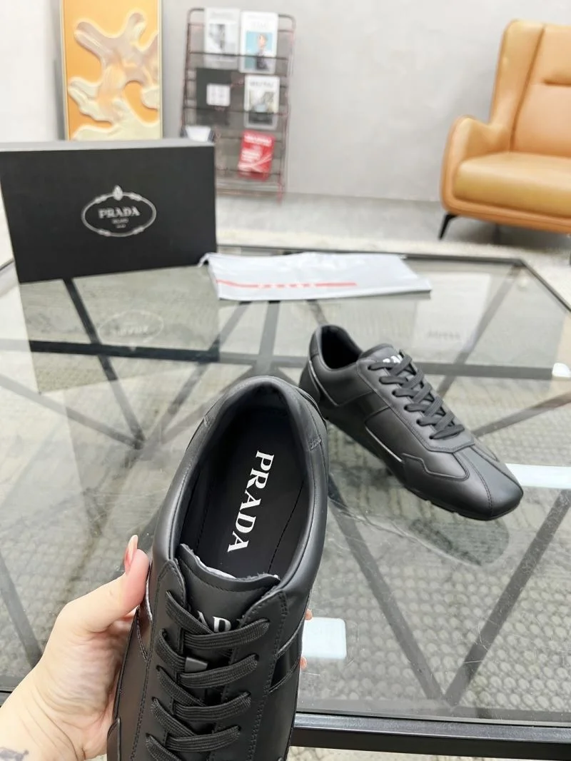 Vibrant Prada Low Shoes 33629