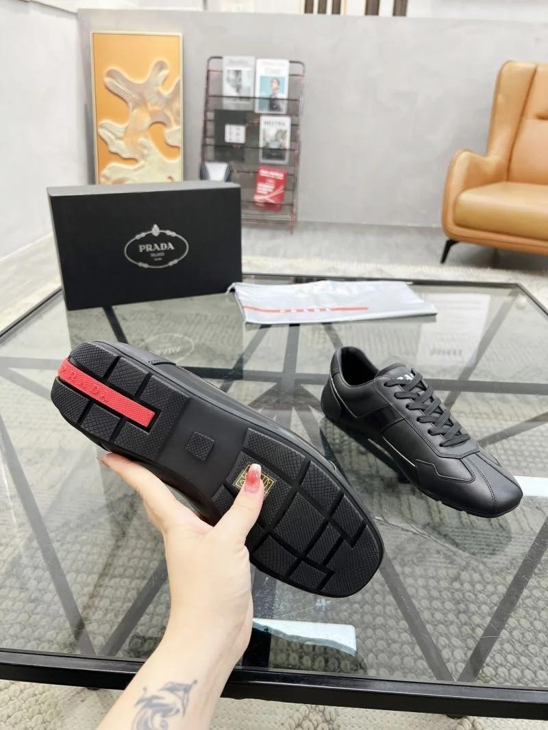 Vibrant Prada Low Shoes 33629