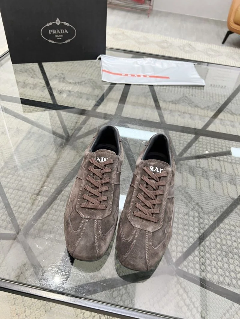 Bold Prada Low Shoes 33637