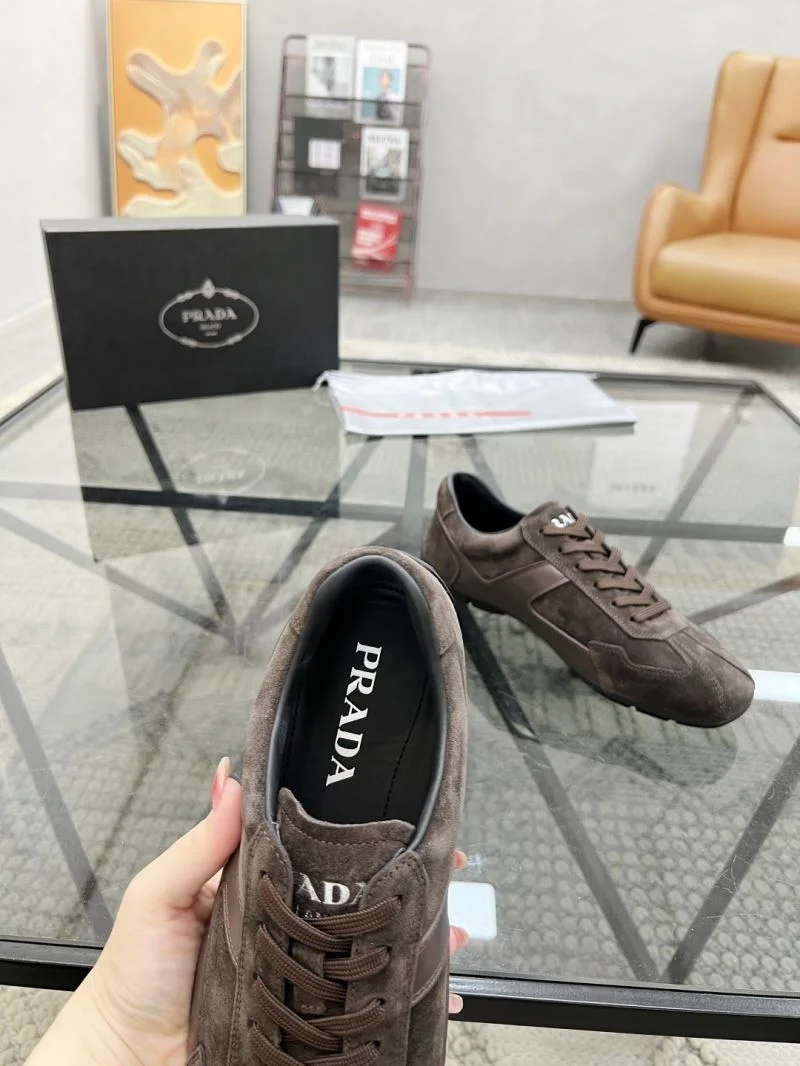 Bold Prada Low Shoes 33637