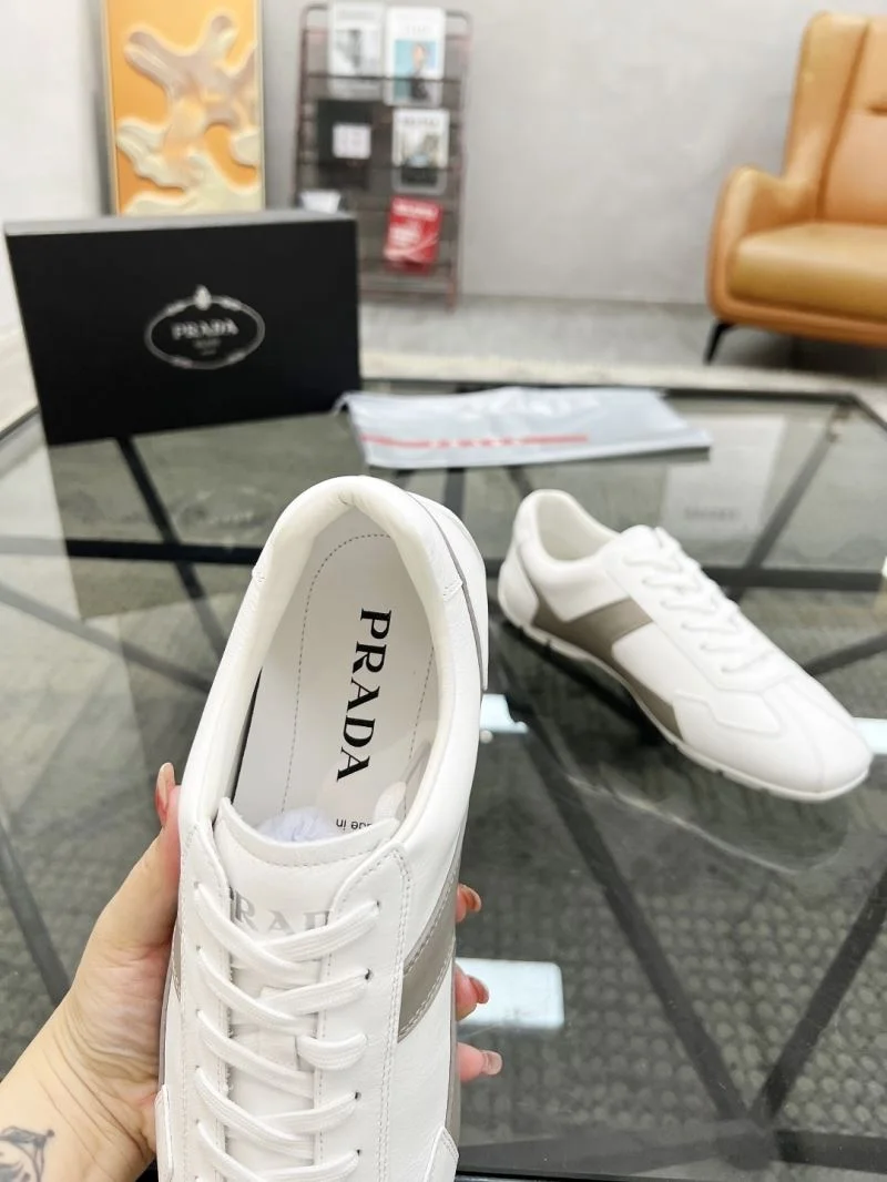 Comfortable Prada Low Shoes 33634