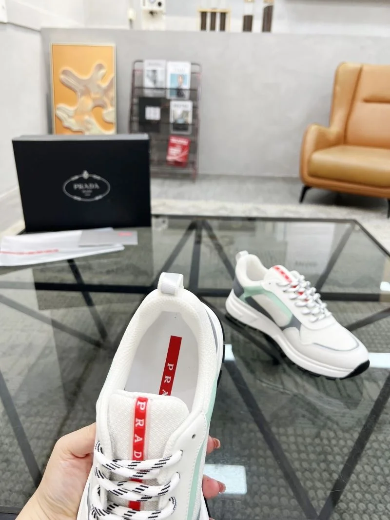 Casual Prada Low Shoes 33642