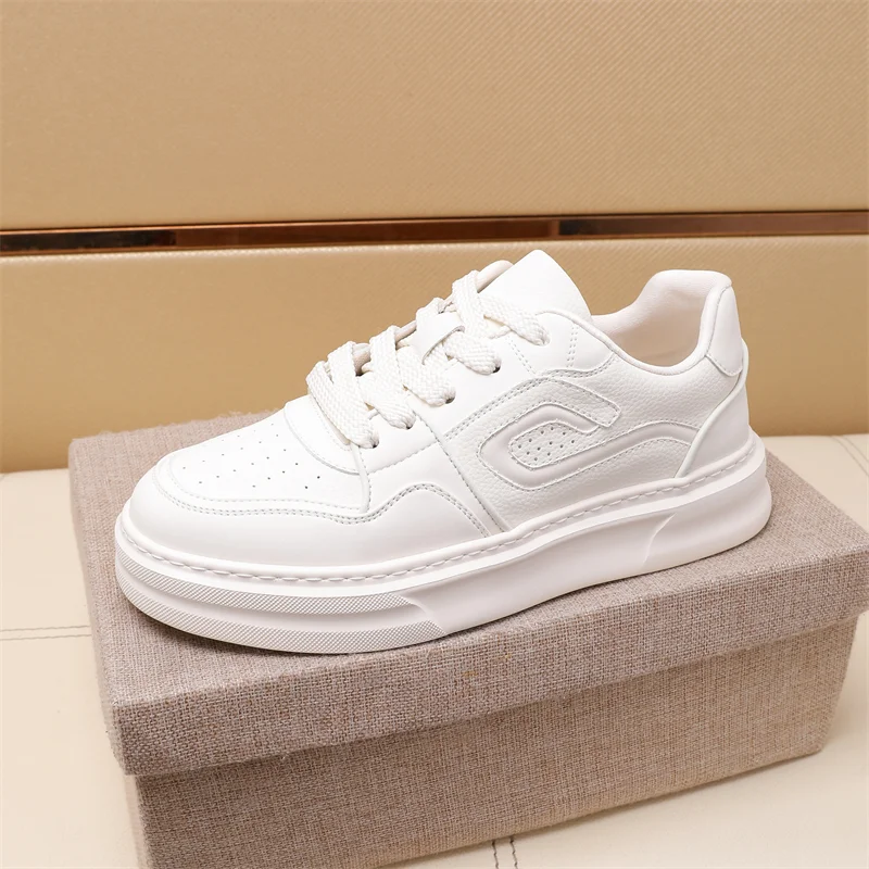 Prada Low Shoes Reliable 33624