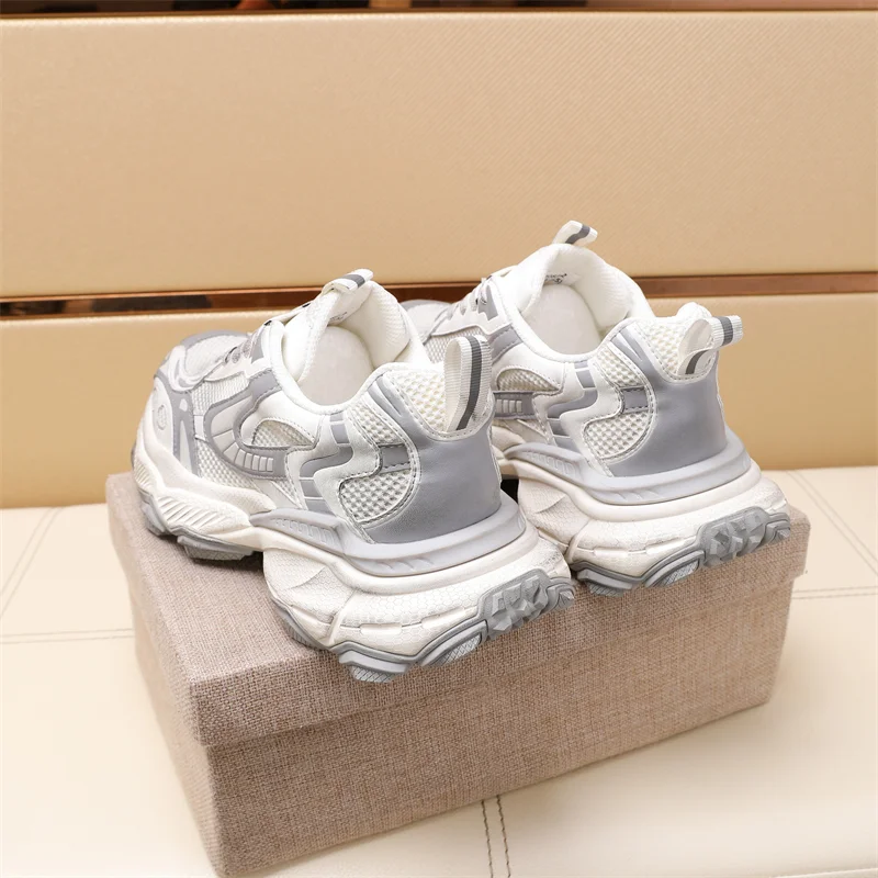 Prada Low Shoes Unisex 33617