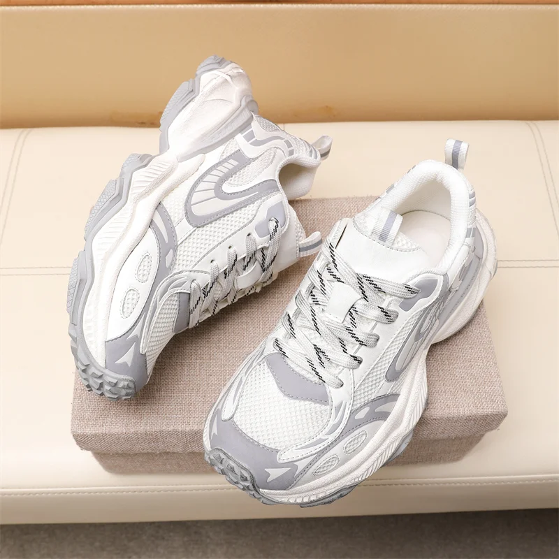 Prada Low Shoes Unisex 33617