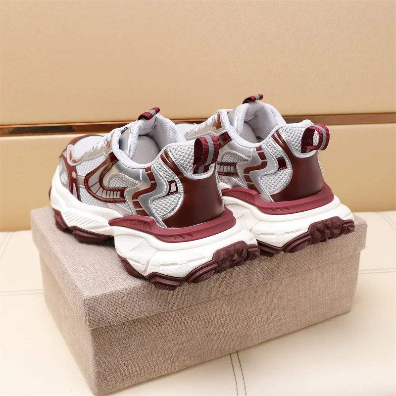 Durable Prada Low Shoes 33620