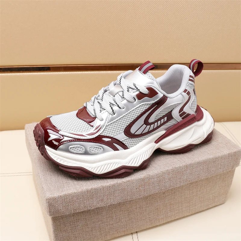 Durable Prada Low Shoes 33620