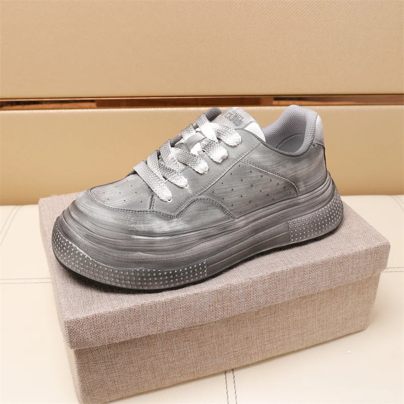 Vibrant Prada Low Shoes 33616
